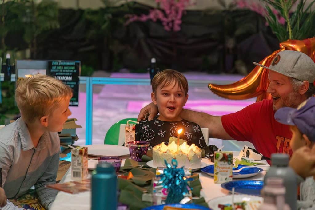 best kids birthday parties at hologram zoo